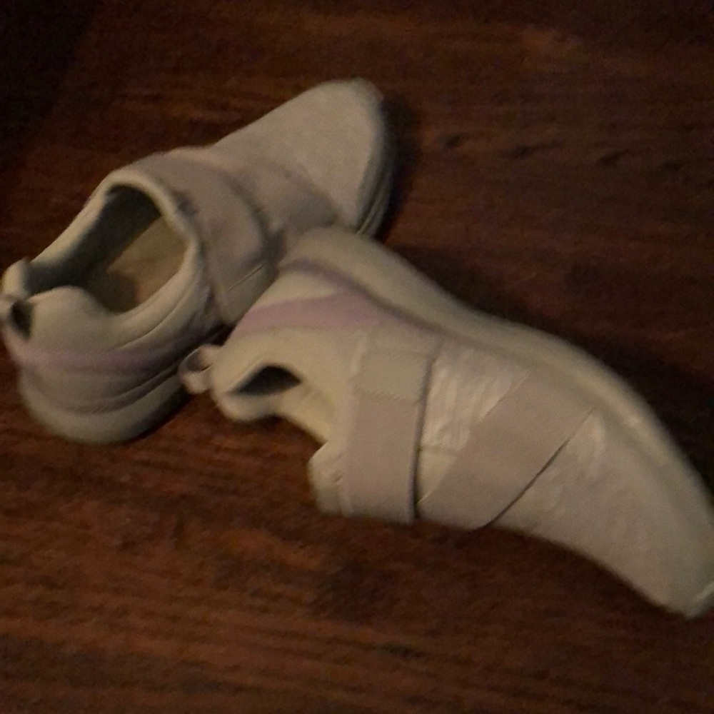 Vionic Walking Shoes with Velcro Closure